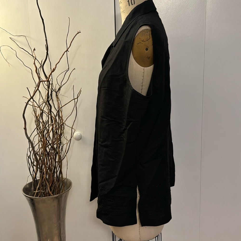 Laura Scott sleeveless blouse with embroidered details - Picture 4 of 8